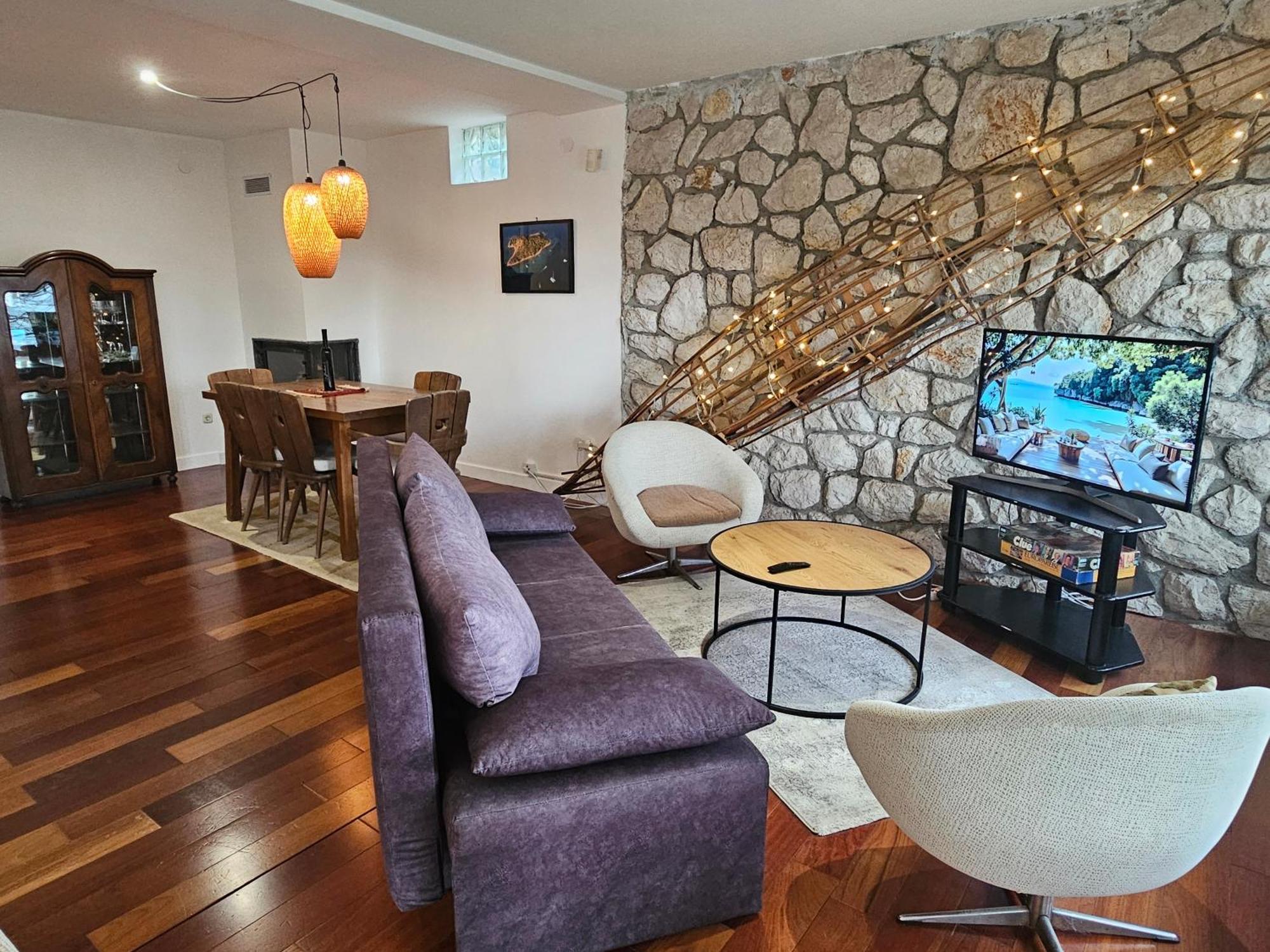 Novi Escape 2 Beachfront 4 Star Apartment โนวีวีโนดอลสกี ภายนอก รูปภาพ